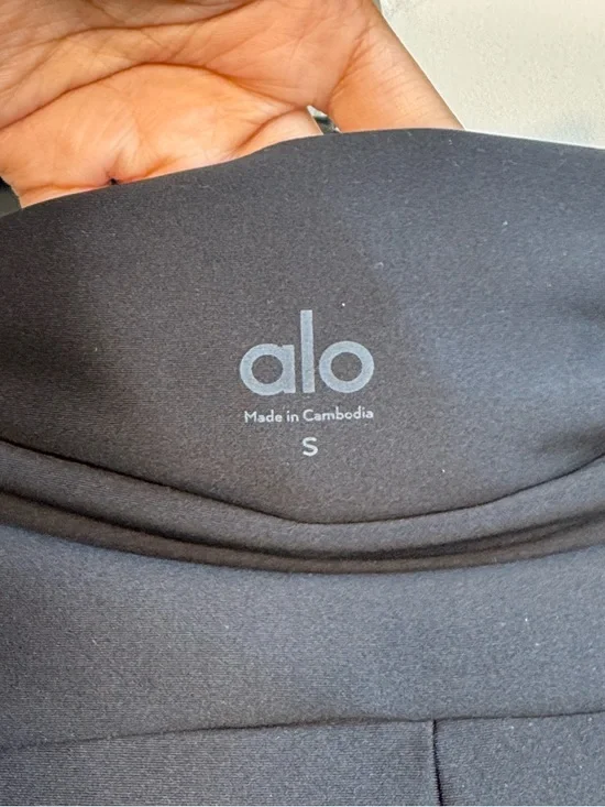 ALO Yoga Airlift High-Waist Mesh Infatuation Legging in Black - S - Picture 7 of 7